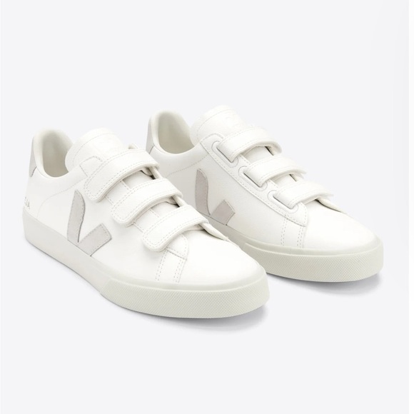 NEW IN BOX Veja Recife sneakers - Picture 2 of 3